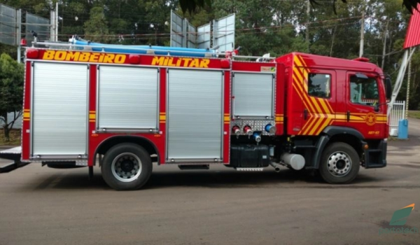 Veículo de combate a incêndio