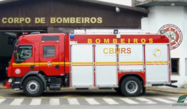 Veículo modelo de combate a incêndio